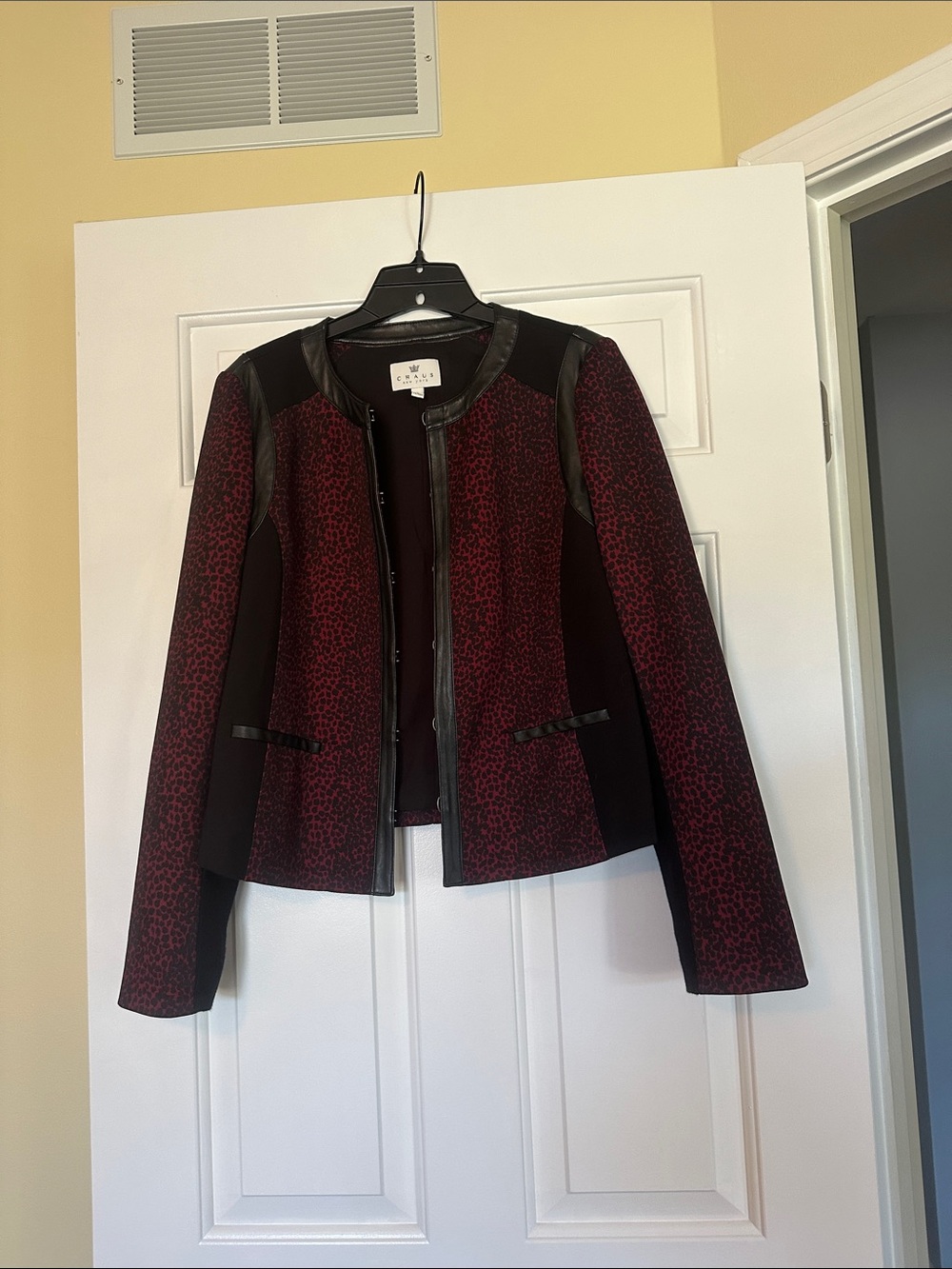 Chaus Women's Burgundy and Black Leopard-Print Zip Blazer